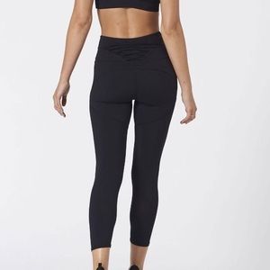 NUX Doublecross 7/8 Legging